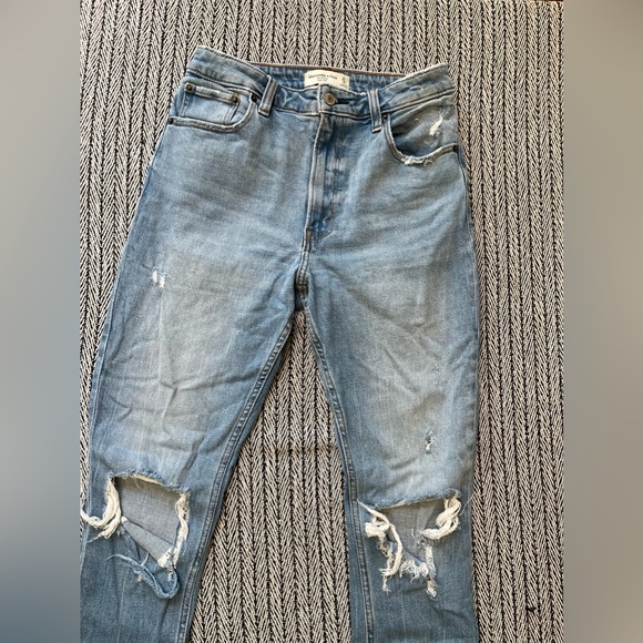 Abercrombie Curve Love High Rise Skinny Jean - Picture 1 of 6